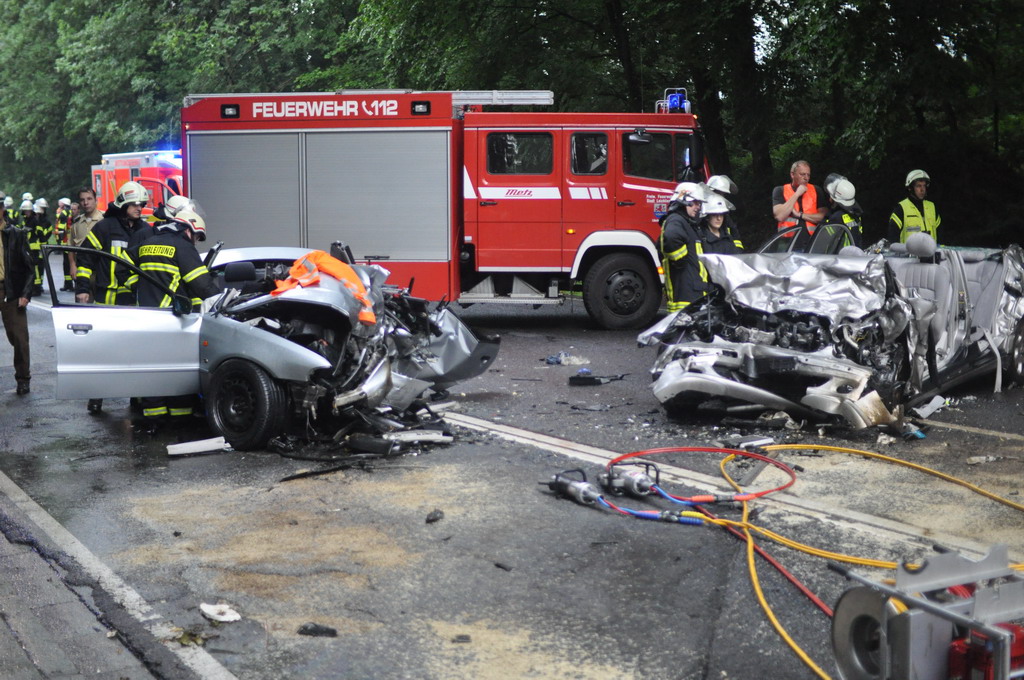 Schwerer VU Leichlingen L294  beide Fahrer verstorben P38.JPG